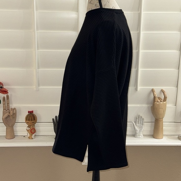 Chico's Ribbed Knit Structured Tunic Top Black - Picture 3 of 10